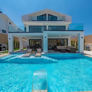 https://la-marbella-villa.turkeyfethiyehotels.com