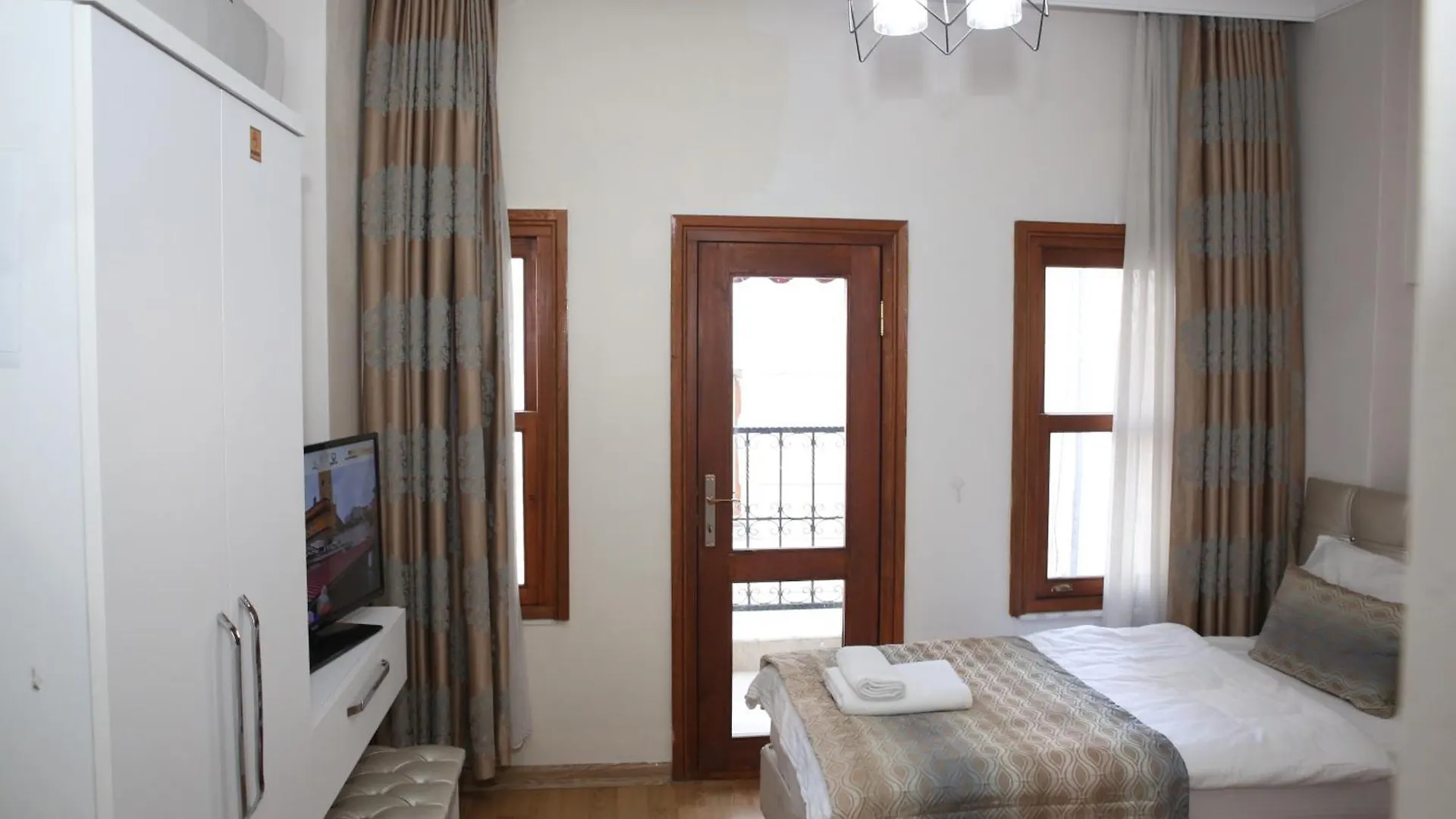 Rosalie Palace Istanbul Hotel